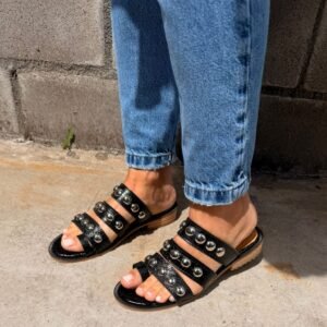 Sandalia Negra Tachas Baja