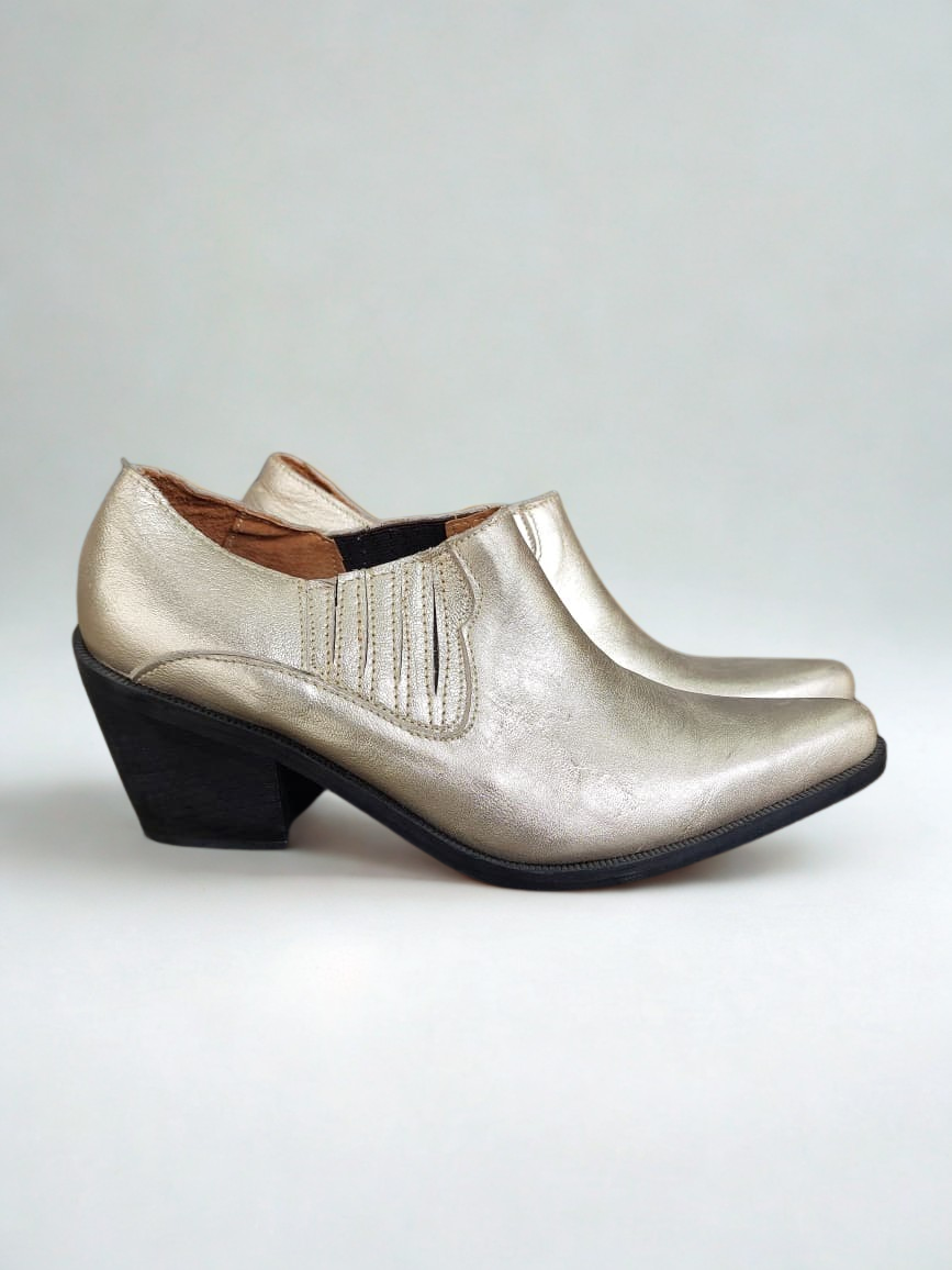 Botín Vaquero Dorado