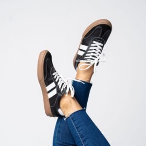 Zapatilla Negra Lineas