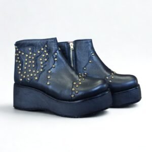 Botín Negro Goma Águila Tachas