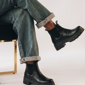 Botín Negro Croko/Tachas